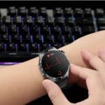 Smartwatch z funkcją monitorowania tętna na nadgarstku Smartwatch do monitorowania tętna i zdrowia na nadgarstku, idealny dla aktywnych użytkowników.