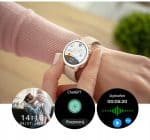 Smartwatch IWatches z ekranem dotykowym i funkcją powiadomień.